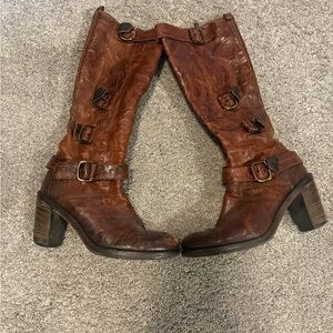Vero Cuoio Distressed Brown Heeled Boots